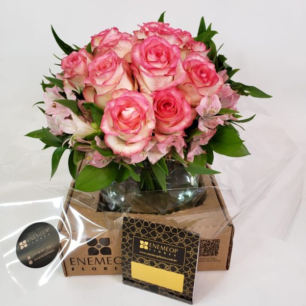 Buquê 12 Rosas Nacionais "Meu Carinho (Rosa)" vaso de vidro - Imagem 3