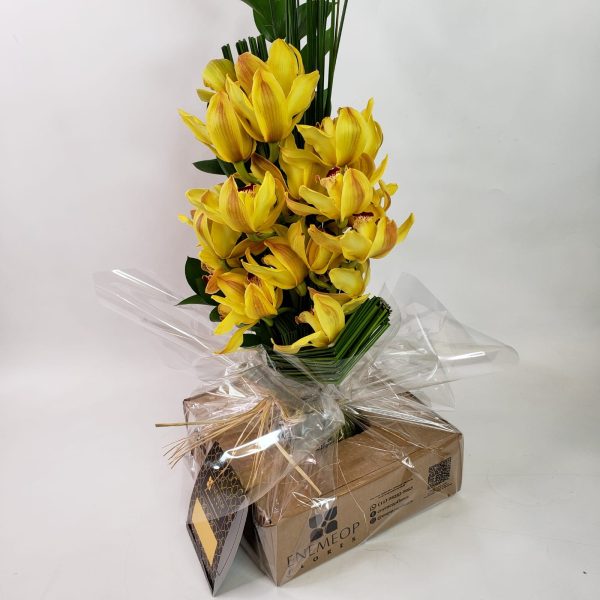 Arranjo Orquídeas Cymbidium Amarelas exclusivo "Frente Única" - Image 4