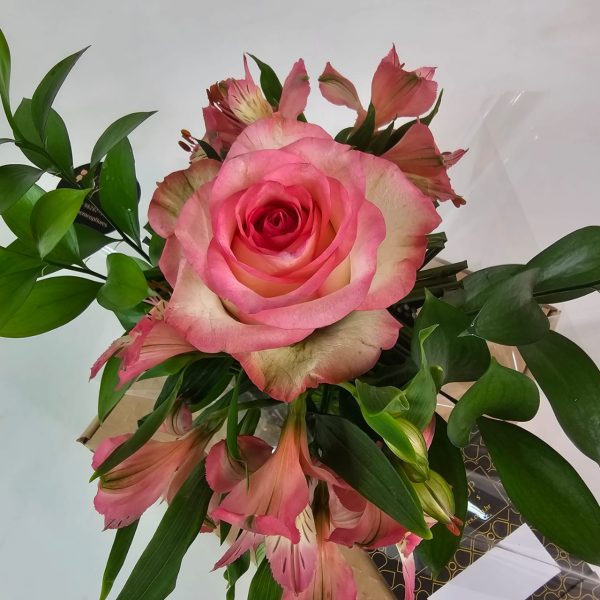 Arranjo "Iluminado por Uma Flor" no Vaso de Vidro