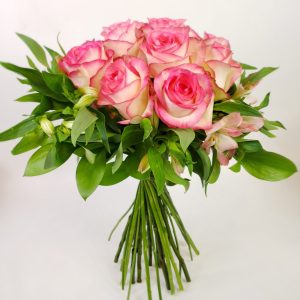 buque 12 rosas nacionais rosa perto de mim
