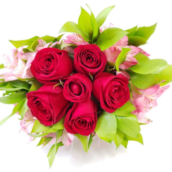 Buquê de Rosas Vermelhas "Pertinho de Você + Coração" - Imagem 4