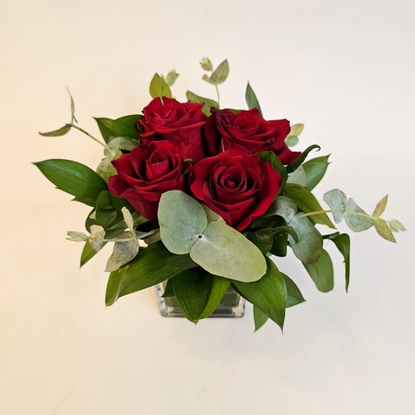 Arranjo com 04 Rosas Vermelhas "As rosas e seus  encantos" - Imagem 4