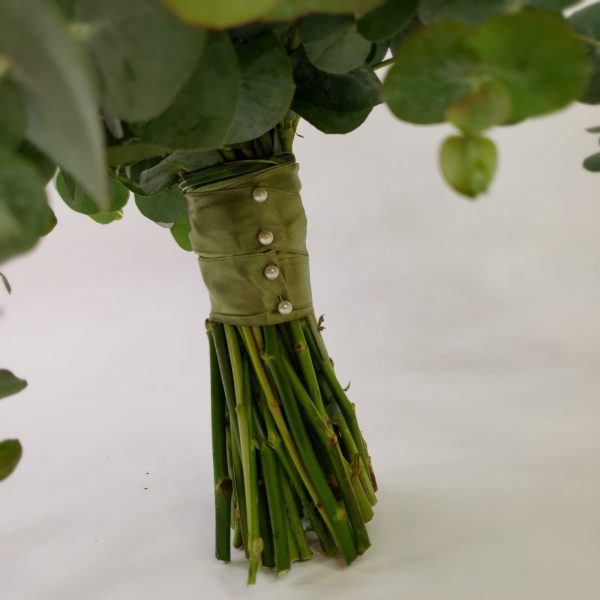 Buquê de Noiva Natural Rosas Brancas e Spray - Imagem 4