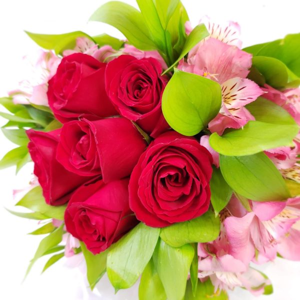 Buquê com 06 rosas vermelhas nacionais "Pertinho de Você" - Imagem 4