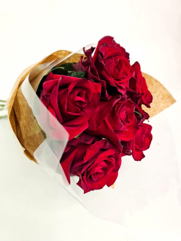Buquê de Rosas Vermelhas "Pétalas ao Luar"