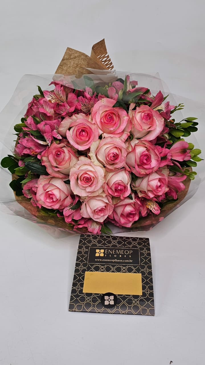 046 – Buquê de 12 Rosas Rosa Nacionais e Alstroemérias