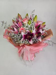 buque lírios rosa. rosas rosa